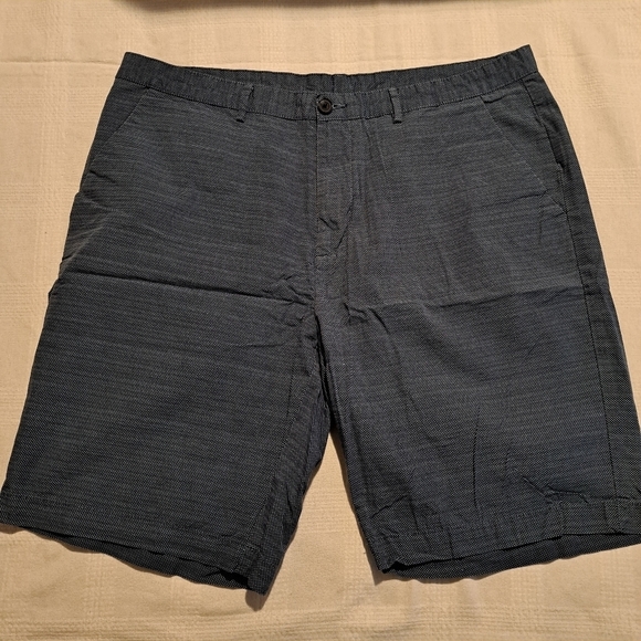 Calvin Klein men's size 38, 2 tone blue shorts - Picture 1 of 5